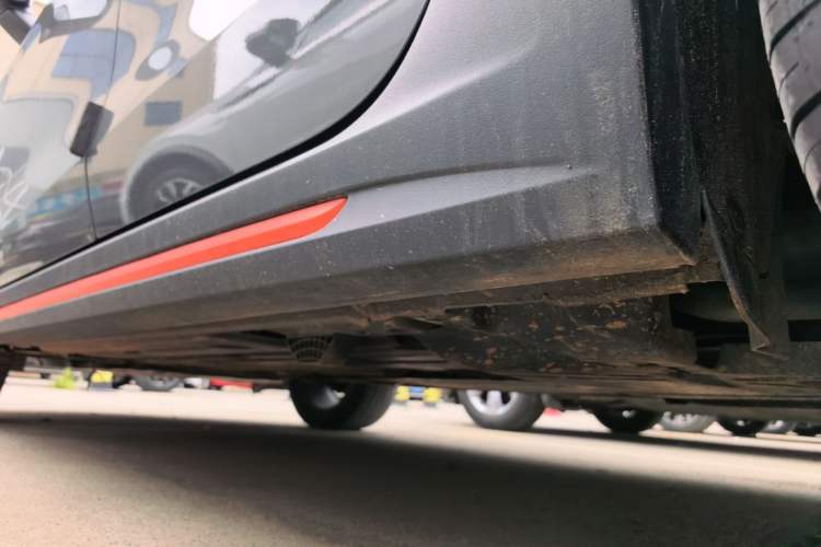 Used Lynk & Co 02 2019 1.5T DCT Two-Wheel Drive Zhaoban Version China VI Standard Left Side Sill