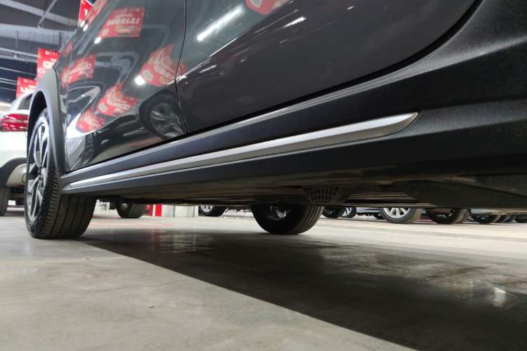 Used Lynk & Co 02 2019 1.5T DCT Two-Wheel Drive Pro Edition China VI Standard Left Side Sill