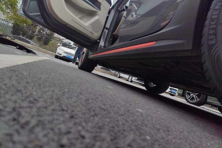 Used Lynk & Co 02 2019 1.5T DCT Two-Wheel Drive Zhaoban Version China VI Standard Left Side Sill