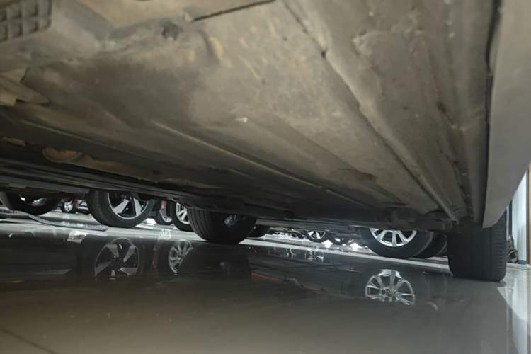 Used Lynk & Co 02 2019 1.5T DCT Two-Wheel Drive Pro Edition China VI Standard Left Side Sill