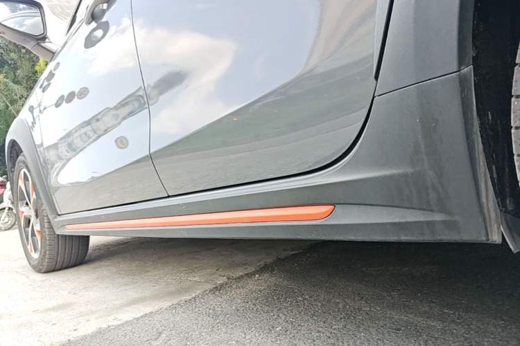 Used Lynk & Co 02 2019 1.5T DCT Two-Wheel Drive Shine Pro Edition China VI Standard Left Side Sill