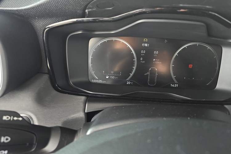 Used Lynk & Co 02 2019 High-Energy Edition 2.0T Automatic Two-Wheel Drive Pro Version China VI Standard Odometer Close Up