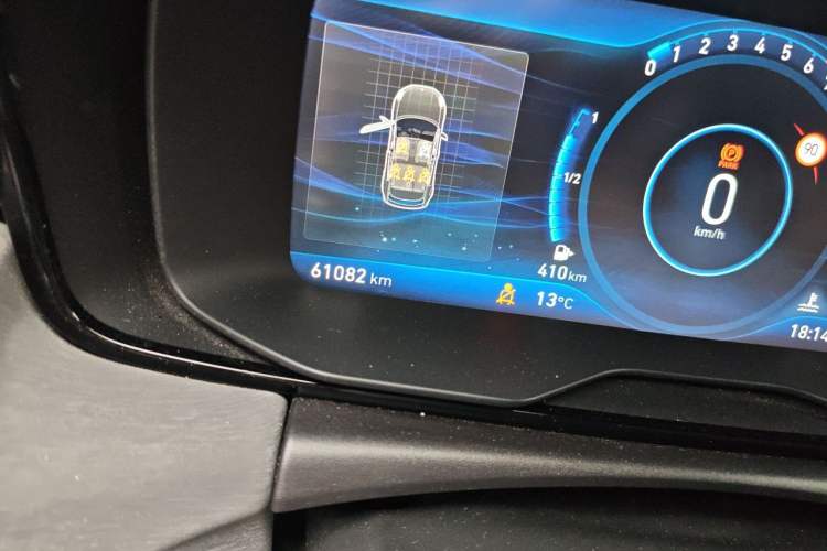 Used Lynk & Co 02 2019 High-Energy Edition 2.0T Automatic Two-Wheel Drive Pro Version China VI Standard Odometer Close Up