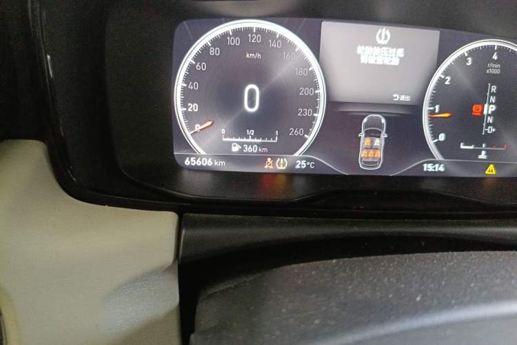 Used Lynk & Co 02 2019 High-Energy Edition 2.0T Automatic Two-Wheel Drive Shine Pro Edition China VI Standard Odometer Close Up