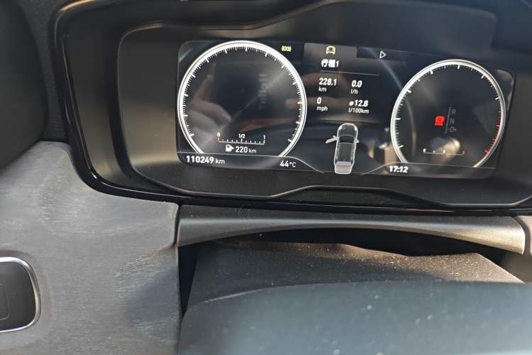 Used Lynk & Co 02 2019 1.5T DCT Two-Wheel Drive Pro Edition China VI Standard Odometer Close Up
