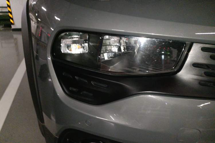 Used Lynk & Co 02 2019 1.5T DCT Two-Wheel Drive Pro Edition China VI Standard Right Front Headlight