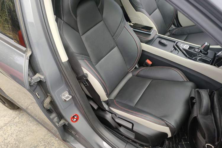 Used Lynk & Co 02 2019 High-Energy Edition 2.0T Automatic Two-Wheel Drive Zhaoban Model China VI Standard Right Front Seat