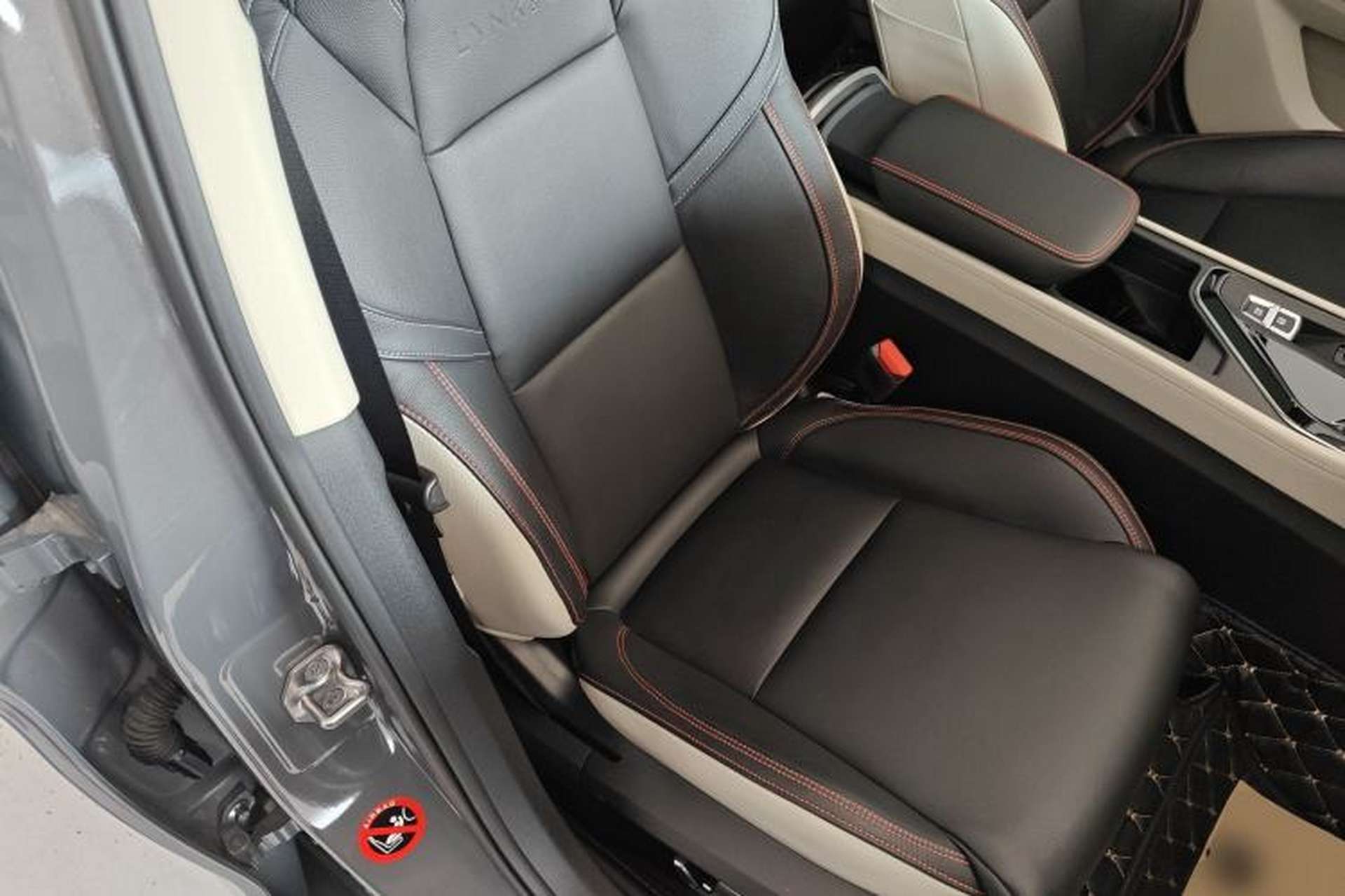 Used Lynk & Co 02 2019 1.5T DCT Two-Wheel Drive Shine Pro Edition China VI Standard Right Front Seat