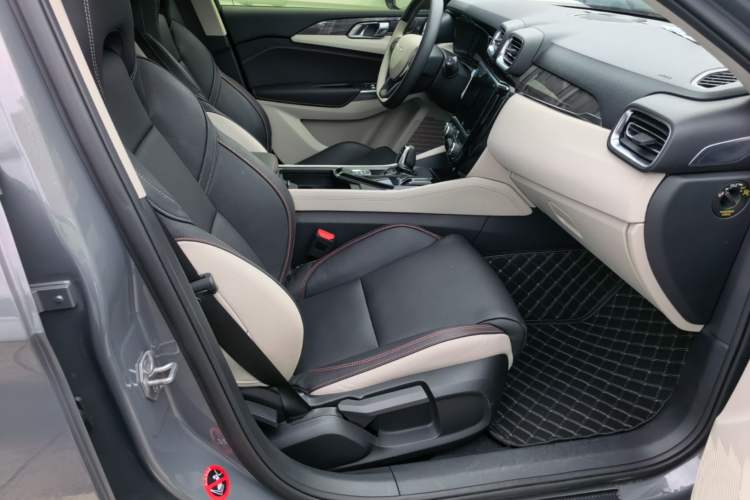 Used Lynk & Co 02 2019 1.5T DCT Two-Wheel Drive Zhaoban Version China VI Standard Right Front Seat