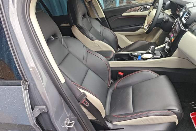 Used Lynk & Co 02 2019 1.5T DCT Two-Wheel Drive Shine Pro Edition China VI Standard Right Front Seat
