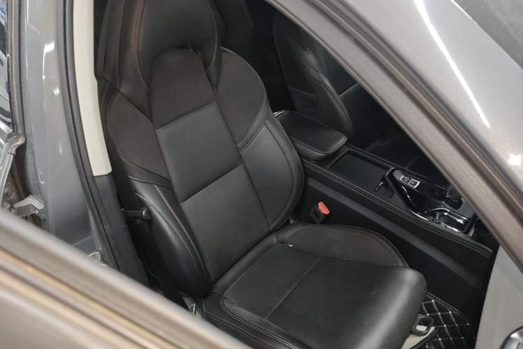Used Lynk & Co 02 2019 High-Energy Edition 2.0T Automatic Two-Wheel Drive Rugged Version China VI Standard Right Front Seat