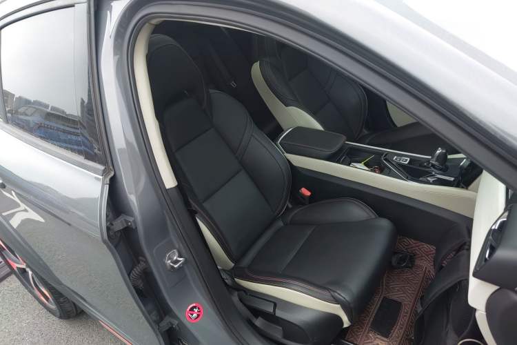 Used Lynk & Co 02 2019 1.5T DCT Two-Wheel Drive Zhaoban Version China VI Standard Right Front Seat