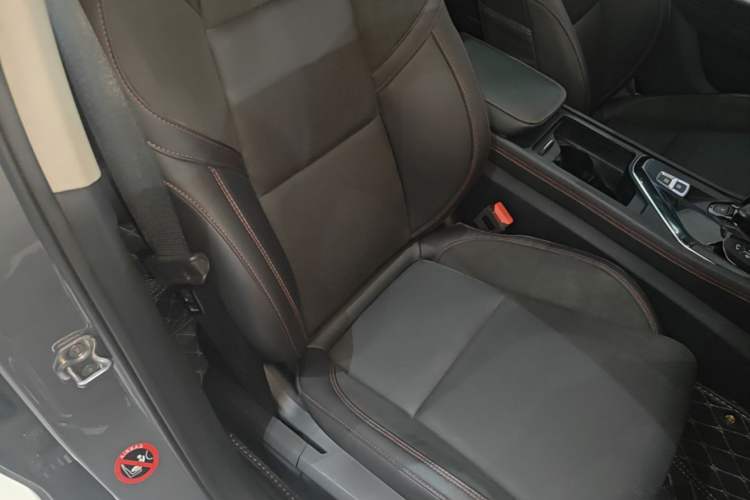 Used Lynk & Co 02 2019 1.5T DCT Two-Wheel Drive Pro Edition China VI Standard Right Front Seat