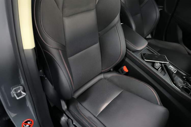 Used Lynk & Co 02 2019 High-Energy Edition 2.0T Automatic Two-Wheel Drive Rugged Version China VI Standard Right Front Seat