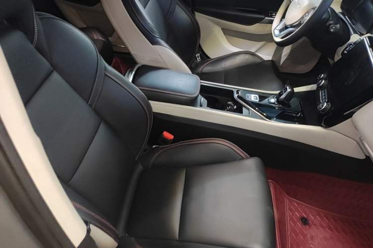 Used Lynk & Co 02 2019 1.5T DCT Two-Wheel Drive Shine Pro Edition China VI Standard Right Front Seat