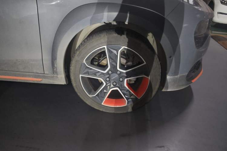 Used Lynk & Co 02 2019 High-Energy Edition 2.0T Automatic Two-Wheel Drive Shine Pro Edition China VI Standard Right Front Wheel Hub