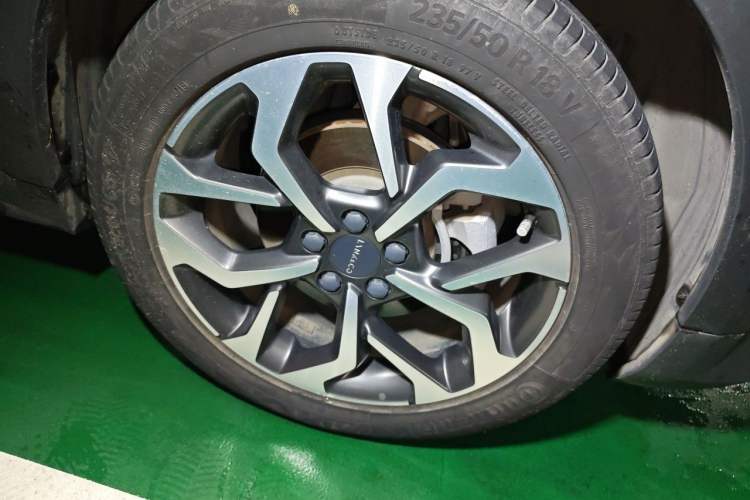 Used Lynk & Co 02 2019 1.5T DCT Two-Wheel Drive Pro Edition China VI Standard Right Front Wheel Hub