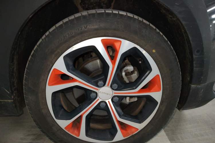 Used Lynk & Co 02 2019 1.5T DCT Two-Wheel Drive Shine Pro Edition China VI Standard Right Front Wheel Hub