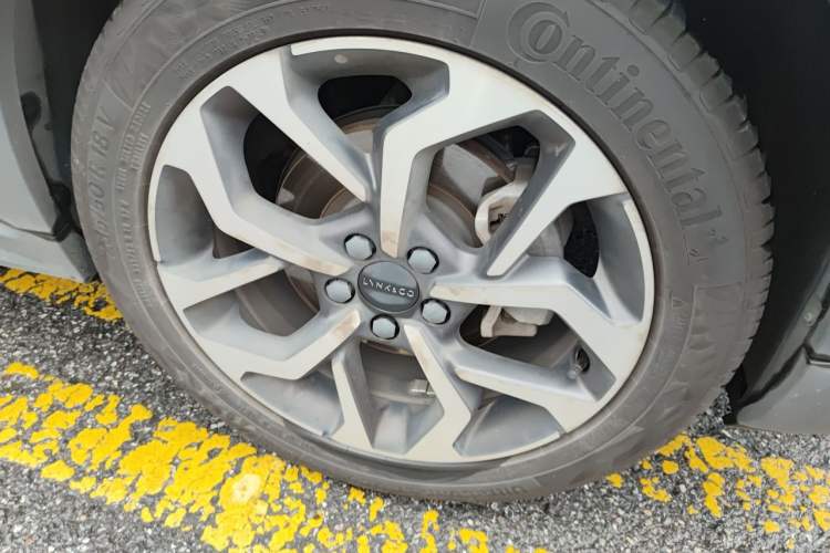 Used Lynk & Co 02 2019 1.5T DCT Two-Wheel Drive Pro Edition China VI Standard Right Front Wheel Hub