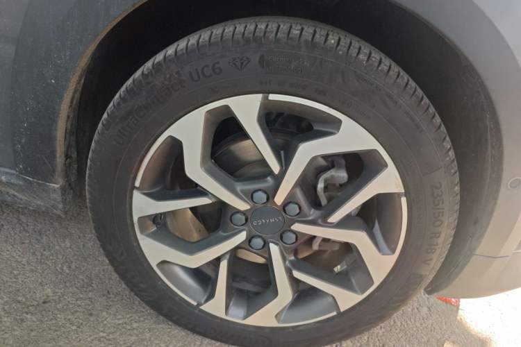 Used Lynk & Co 02 2019 1.5T DCT Two-Wheel Drive Pro Edition China VI Standard Right Front Wheel Hub