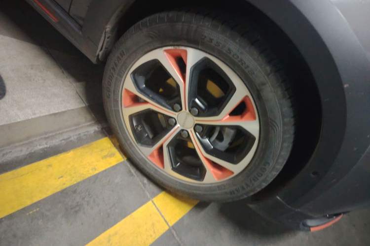 Used Lynk & Co 02 2019 1.5T DCT Two-Wheel Drive Shine Pro Edition China VI Standard Right Front Wheel Hub