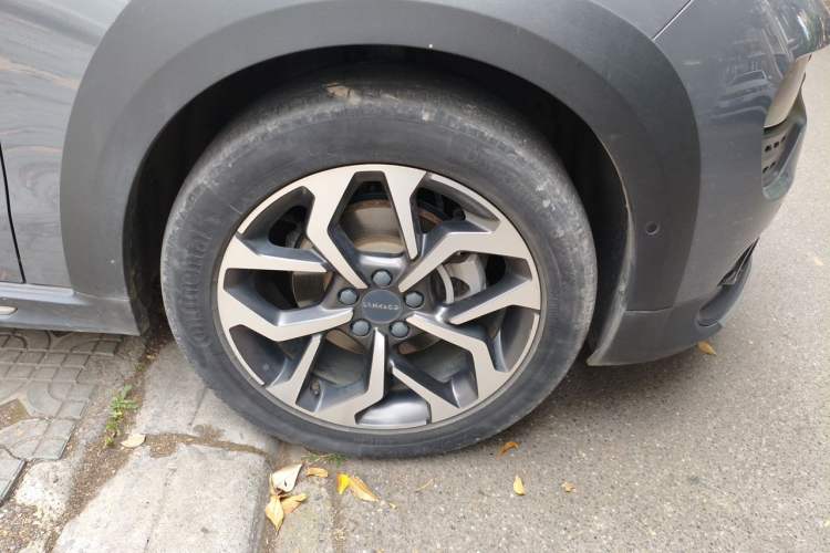 Used Lynk & Co 02 2019 1.5T DCT Two-Wheel Drive Pro Edition China VI Standard Right Front Wheel Hub