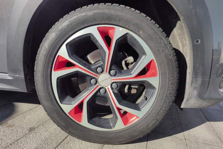 Used Lynk & Co 02 2019 1.5T DCT Two-Wheel Drive Shine Pro Edition China VI Standard Right Front Wheel Hub