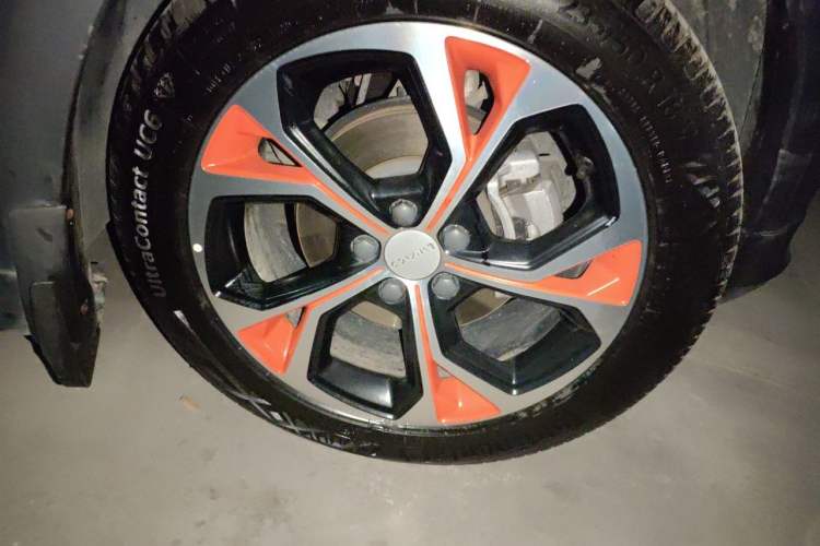Used Lynk & Co 02 2019 1.5T DCT Two-Wheel Drive Shine Pro Edition China VI Standard Right Front Wheel Hub