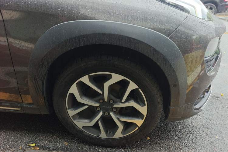 Used Lynk & Co 02 2019 1.5T DCT Two-Wheel Drive Pro Edition China VI Standard Right Front Wheel Hub