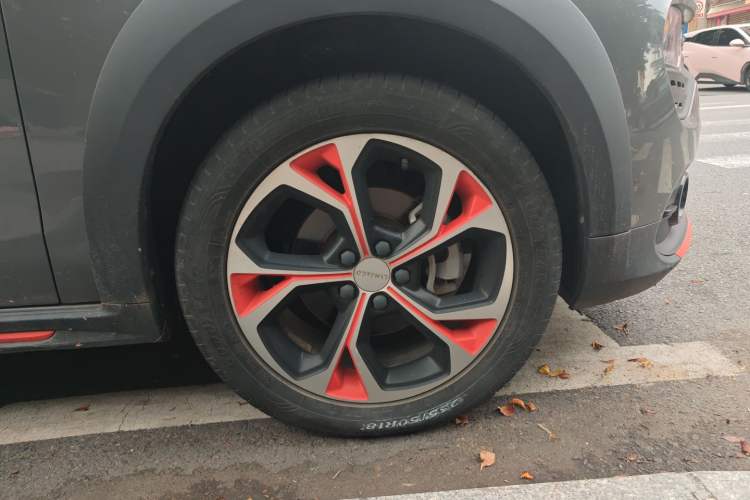 Used Lynk & Co 02 2019 1.5T DCT Two-Wheel Drive Zhaoban Version China VI Standard Right Front Wheel Hub