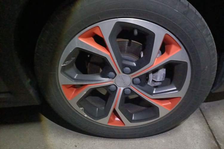 Used Lynk & Co 02 2019 High-Energy Edition 2.0T Automatic Two-Wheel Drive Shine Pro Edition China VI Standard Right Front Wheel Hub