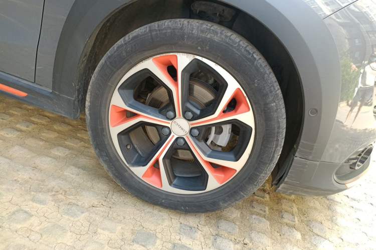 Used Lynk & Co 02 2019 High-Energy Edition 2.0T Automatic Two-Wheel Drive Shine Pro Edition China VI Standard Right Front Wheel Hub