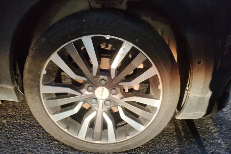 Used Lynk & Co 02 2019 High-Energy Edition 2.0T Automatic Two-Wheel Drive Pro Version China VI Standard Right Front Wheel Hub
