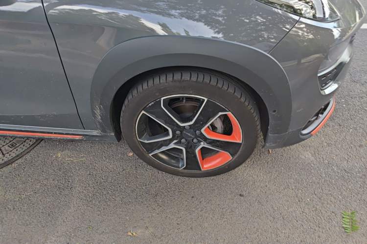 Used Lynk & Co 02 2019 High-Energy Edition 2.0T Automatic Two-Wheel Drive Shine Pro Edition China VI Standard Right Front Wheel Hub
