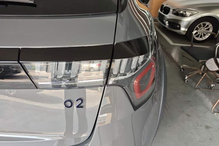 Used Lynk & Co 02 2019 High-Energy Edition 2.0T Automatic Two-Wheel Drive Pro Version China VI Standard Right Rear Taillight