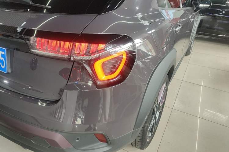 Used Lynk & Co 02 2019 High-Energy Edition 2.0T Automatic Two-Wheel Drive Shine Pro Edition China VI Standard Right Rear Taillight