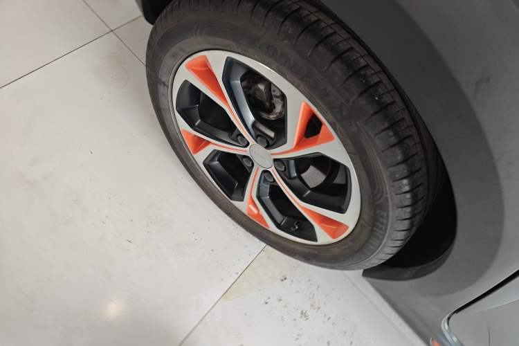 Used Lynk & Co 02 2019 1.5T DCT Two-Wheel Drive Shine Pro Edition China VI Standard Right Rear Wheel Hub