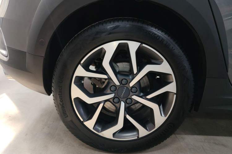 Used Lynk & Co 02 2019 1.5T DCT Two-Wheel Drive Pro Edition China VI Standard Right Rear Wheel Hub