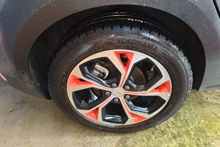 Used Lynk & Co 02 2019 1.5T DCT Two-Wheel Drive Shine Pro Edition China VI Standard Right Rear Wheel Hub