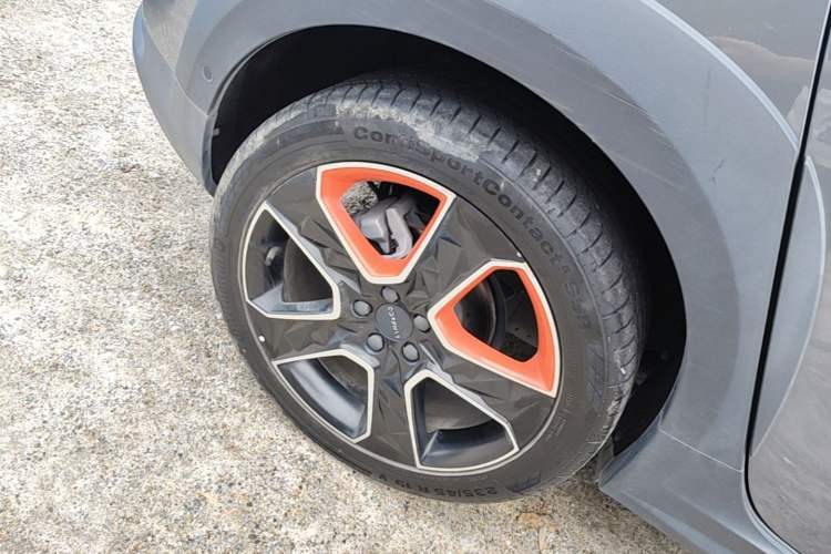 Used Lynk & Co 02 2019 High-Energy Edition 2.0T Automatic Two-Wheel Drive Shine Pro Edition China VI Standard Right Rear Wheel Hub
