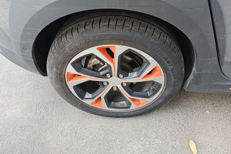 Used Lynk & Co 02 2019 1.5T DCT Two-Wheel Drive Shine Pro Edition China VI Standard Right Rear Wheel Hub
