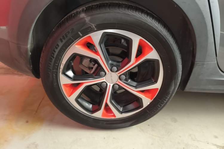 Used Lynk & Co 02 2019 High-Energy Edition 2.0T Automatic Two-Wheel Drive Zhaoban Model China VI Standard Right Rear Wheel Hub