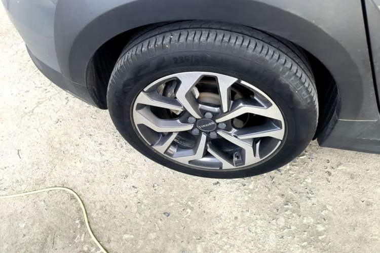 Used Lynk & Co 02 2019 1.5T DCT Two-Wheel Drive Sporty Version China VI Standard Right Rear Wheel Hub