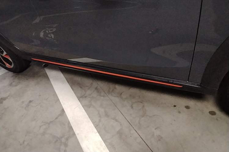 Used Lynk & Co 02 2019 1.5T DCT Two-Wheel Drive Zhaoban Version China VI Standard Right Side Sill