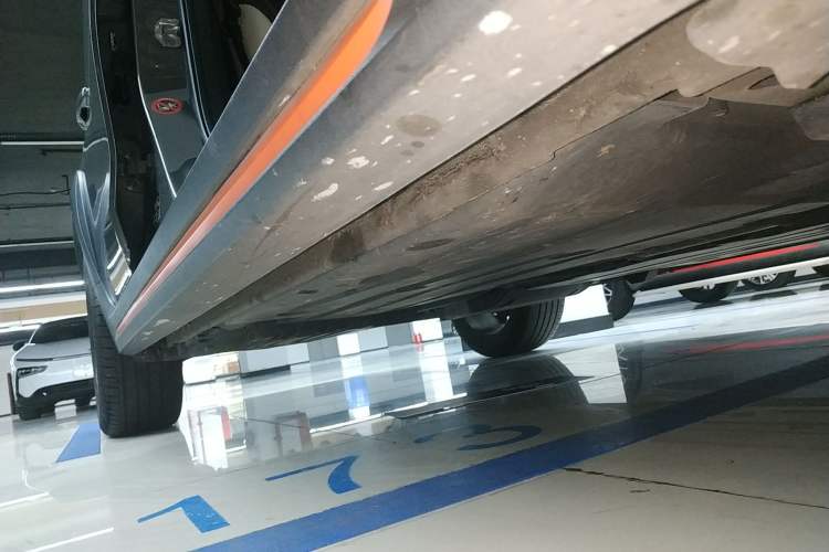 Used Lynk & Co 02 2019 High-Energy Edition 2.0T Automatic Two-Wheel Drive Shine Pro Edition China VI Standard Right Side Sill
