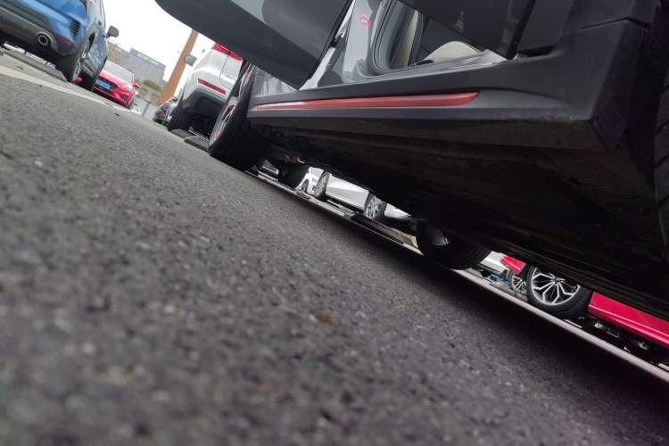 Used Lynk & Co 02 2019 1.5T DCT Two-Wheel Drive Zhaoban Version China VI Standard Right Side Sill