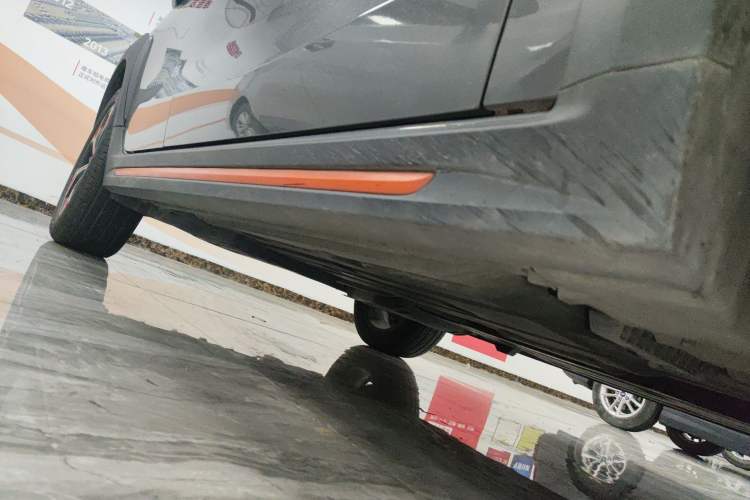 Used Lynk & Co 02 2019 High-Energy Edition 2.0T Automatic Two-Wheel Drive Zhaoban Model China VI Standard Right Side Sill