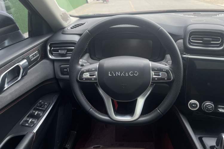 Used Lynk & Co 02 2019 1.5T DCT Two-Wheel Drive Pro Edition China VI Standard Steering Wheel