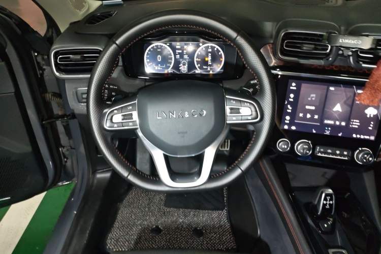 Used Lynk & Co 02 2019 1.5T DCT Two-Wheel Drive Pro Edition China VI Standard Steering Wheel