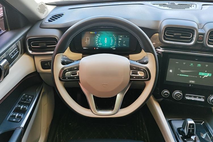 Used Lynk & Co 02 2019 High-Energy Edition 2.0T Automatic Two-Wheel Drive Shine Pro Edition China VI Standard Steering Wheel